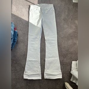 Vineyard vines white flares
